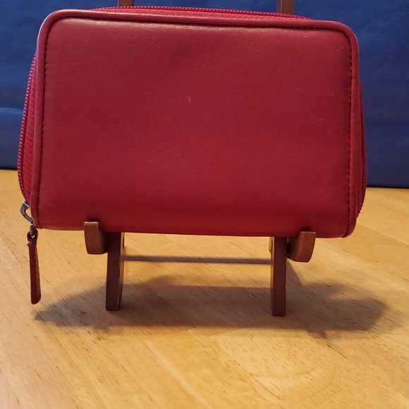 Small zip around Fossil wallet - Picture 2 of 6